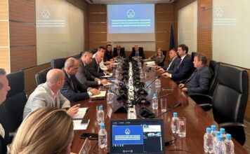 Izaslanstvo Parlamentarne skupštine BiH posjetilo Vanjskotrgovinsku komoru BiH